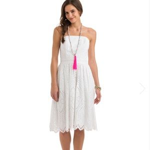EUC Vineyard Vines white eyelet strapless dress